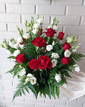 Last inn bildet i Galleri-visningsprogrammet, Bårebukett med kort